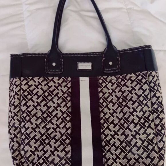 SOLD Tommy Hilfiger Logo Jacquard Leather Striped Tote Bag in Gray and Black - Picture 3 of 10